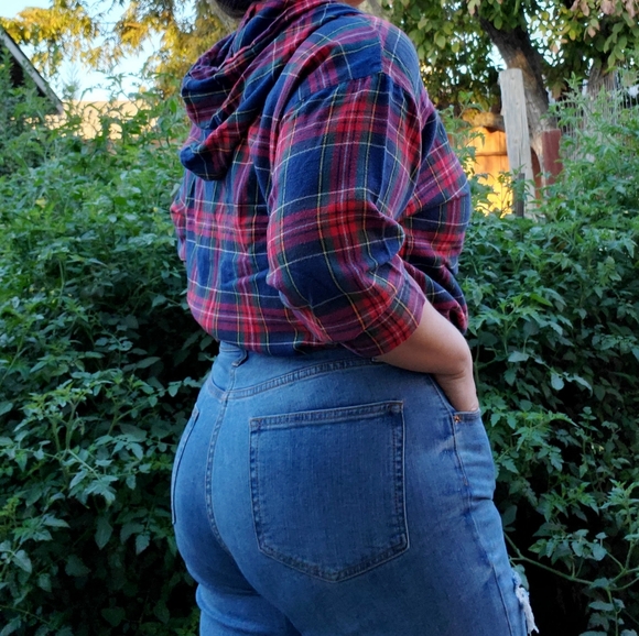 Quarter Sleeve Hooded Plaid Flannel - Picture 4 of 8